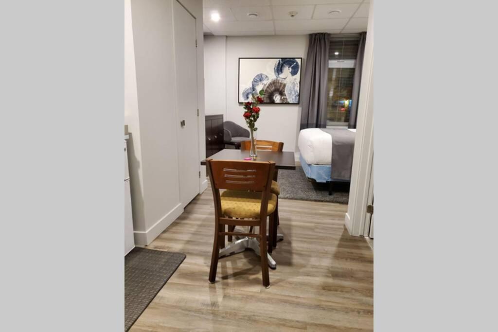 Cozy Sweet Studio #4, Only 10 Min To D.T. Ottawa Gatineau Esterno foto